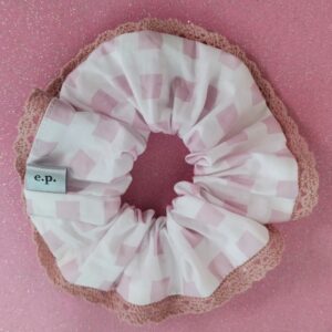"Checkered/lace scrunchie"
